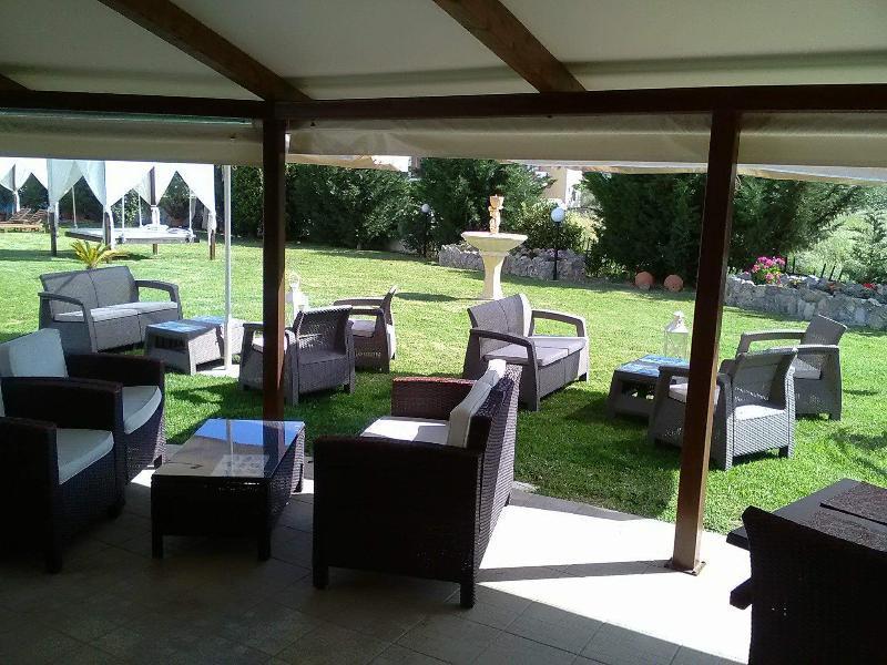 Eleni'S Garden & Castello Suites Аликанас Экстерьер фото