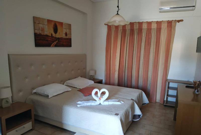 Eleni'S Garden & Castello Suites Аликанас Экстерьер фото
