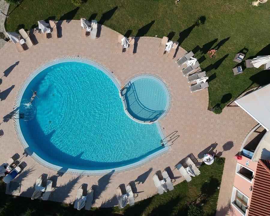 Eleni'S Garden & Castello Suites Аликанас Экстерьер фото