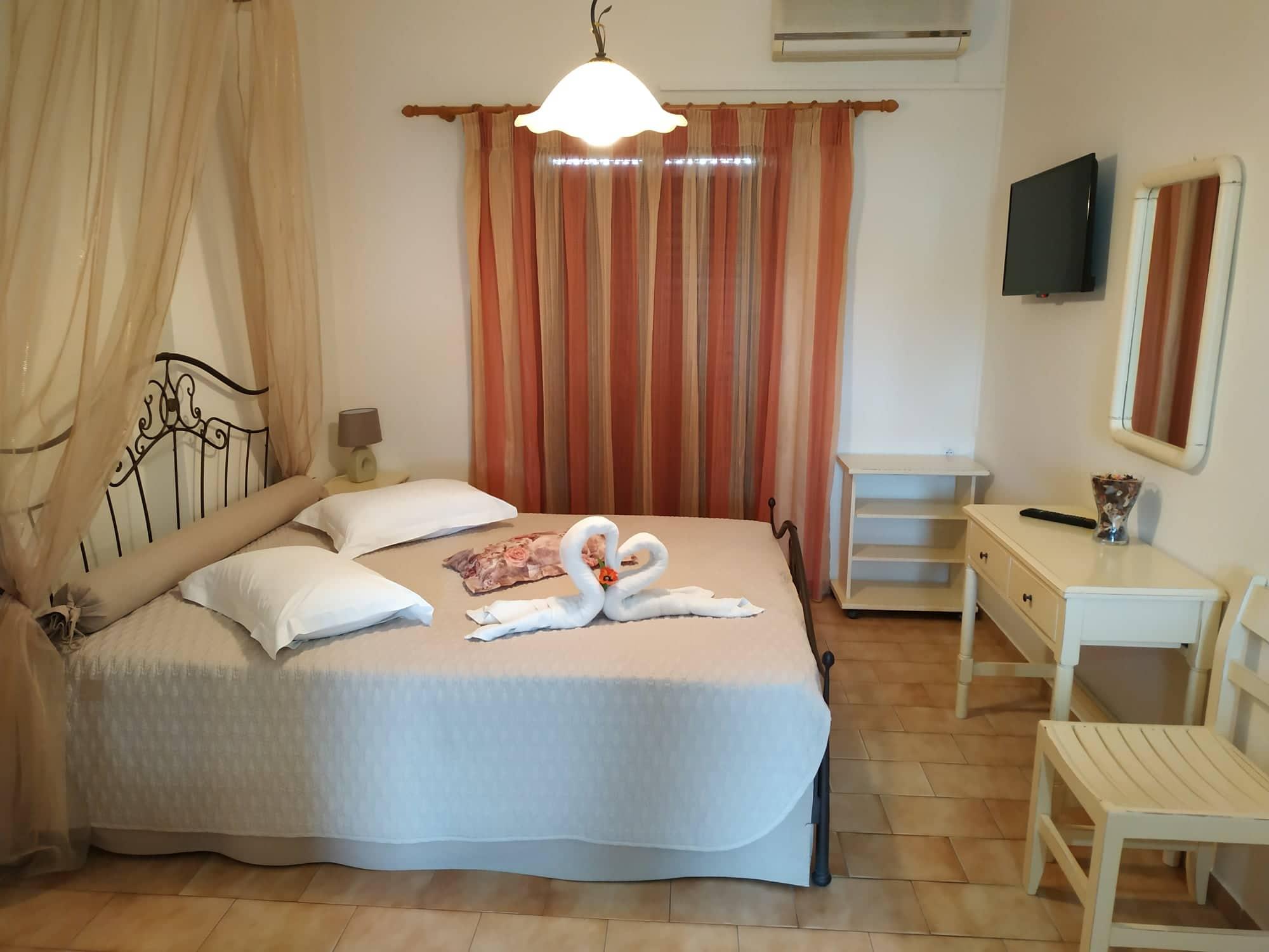 Eleni'S Garden & Castello Suites Аликанас Экстерьер фото