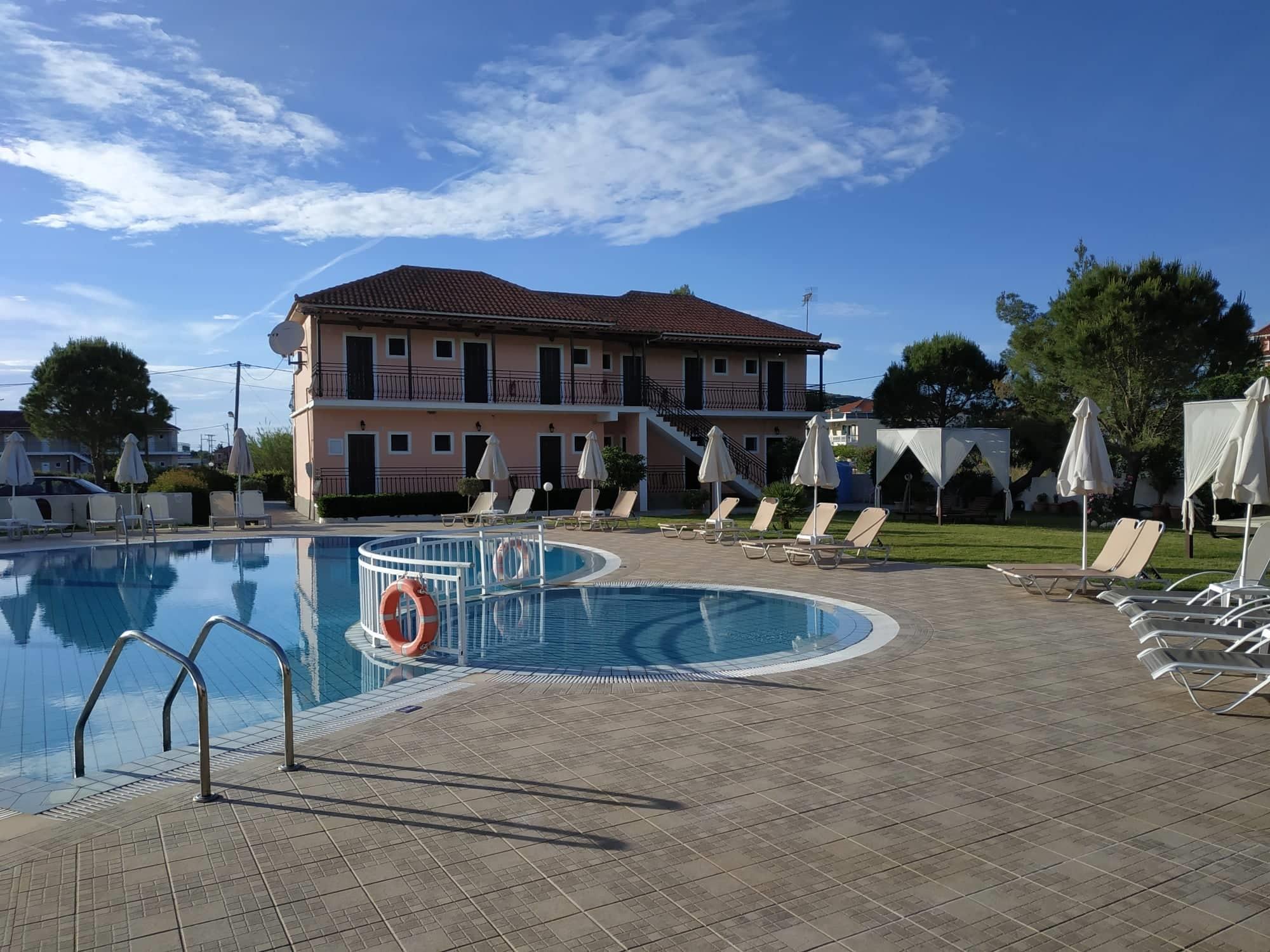 Eleni'S Garden & Castello Suites Аликанас Экстерьер фото