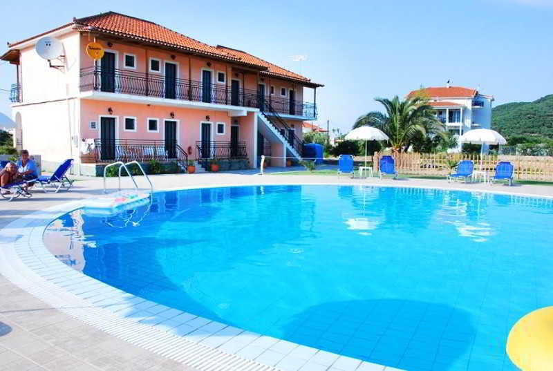 Eleni'S Garden & Castello Suites Аликанас Экстерьер фото