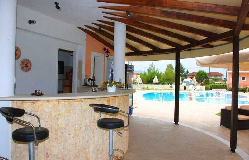 Eleni'S Garden & Castello Suites Аликанас Экстерьер фото